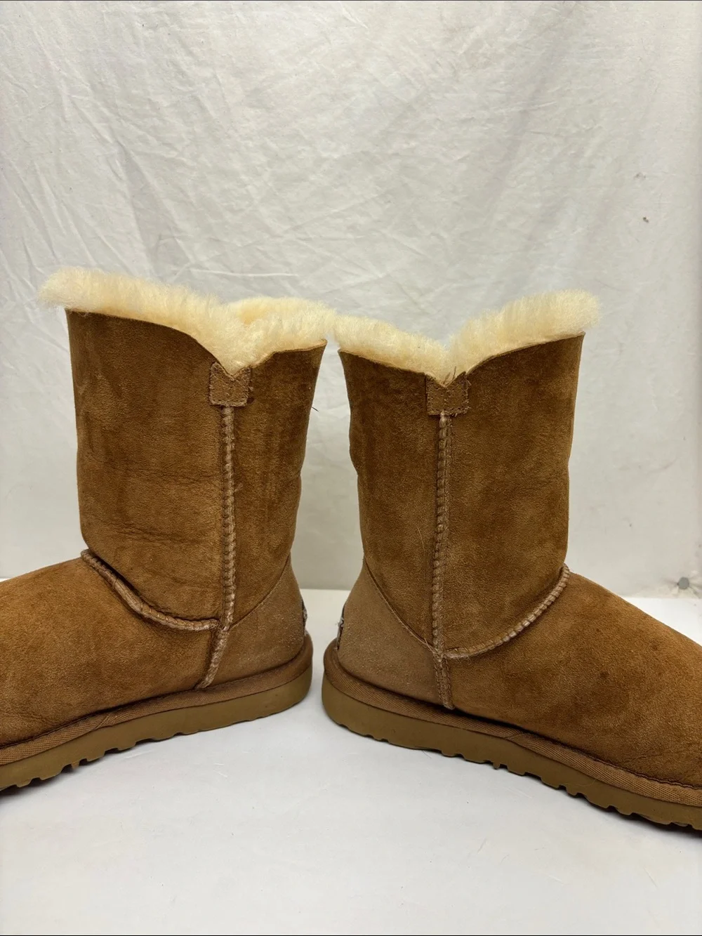 UGG Bailey Button Boots, SZ 6 women’s, box 7